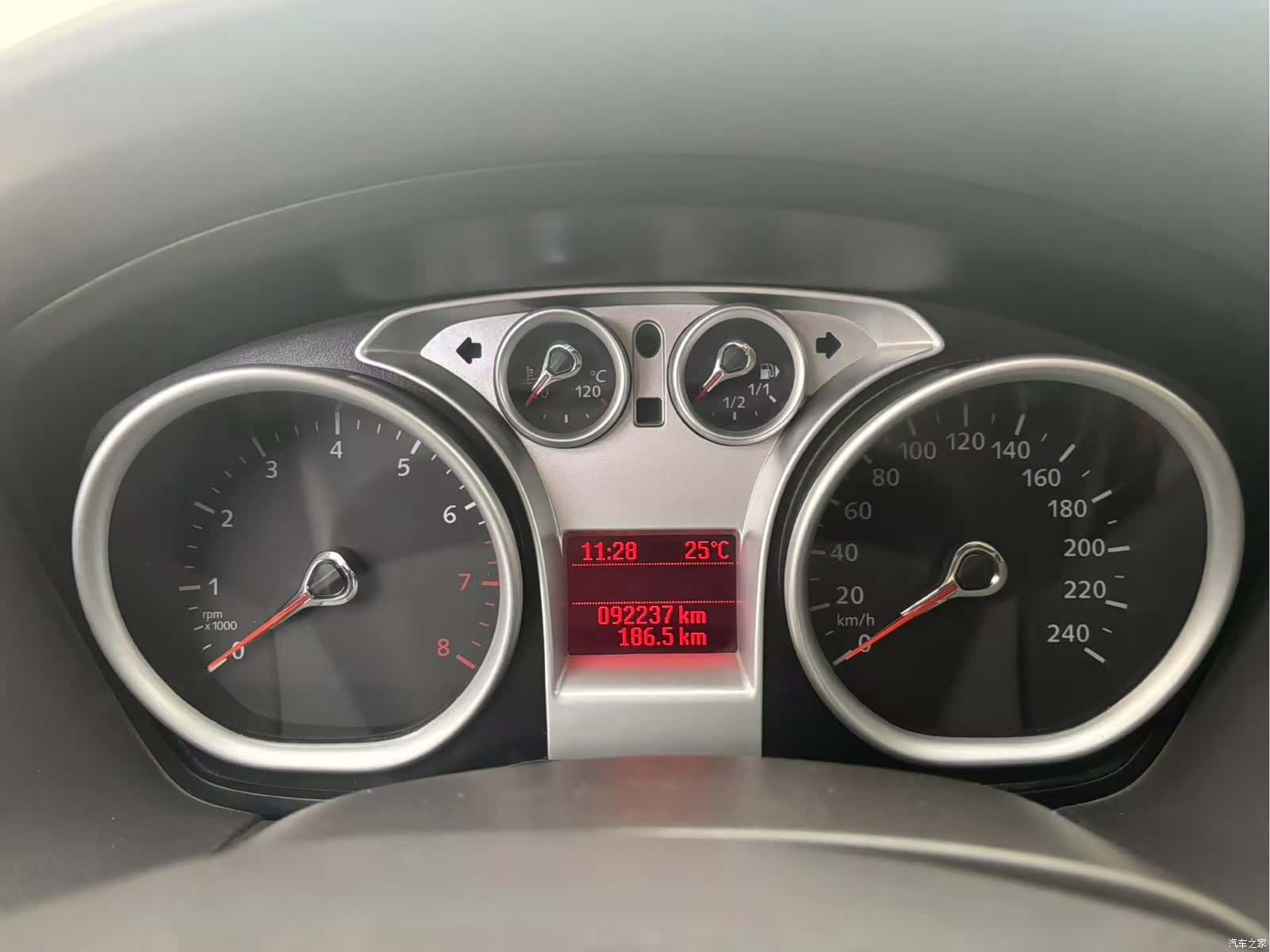 Ford Focus, 2014 10