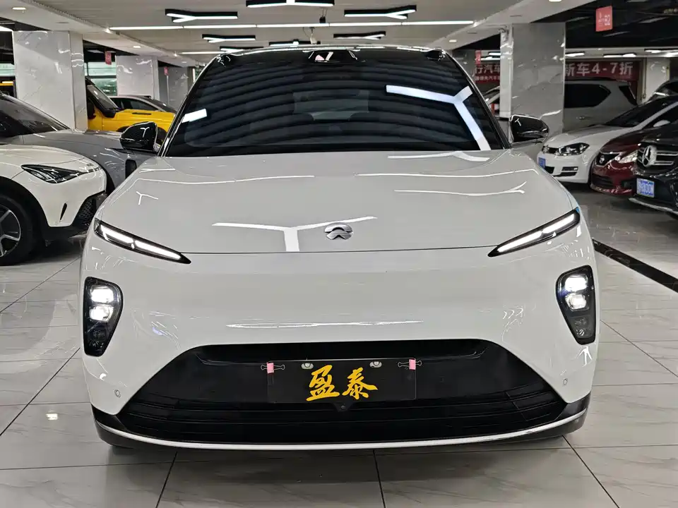NIO ES8 NIO ES8