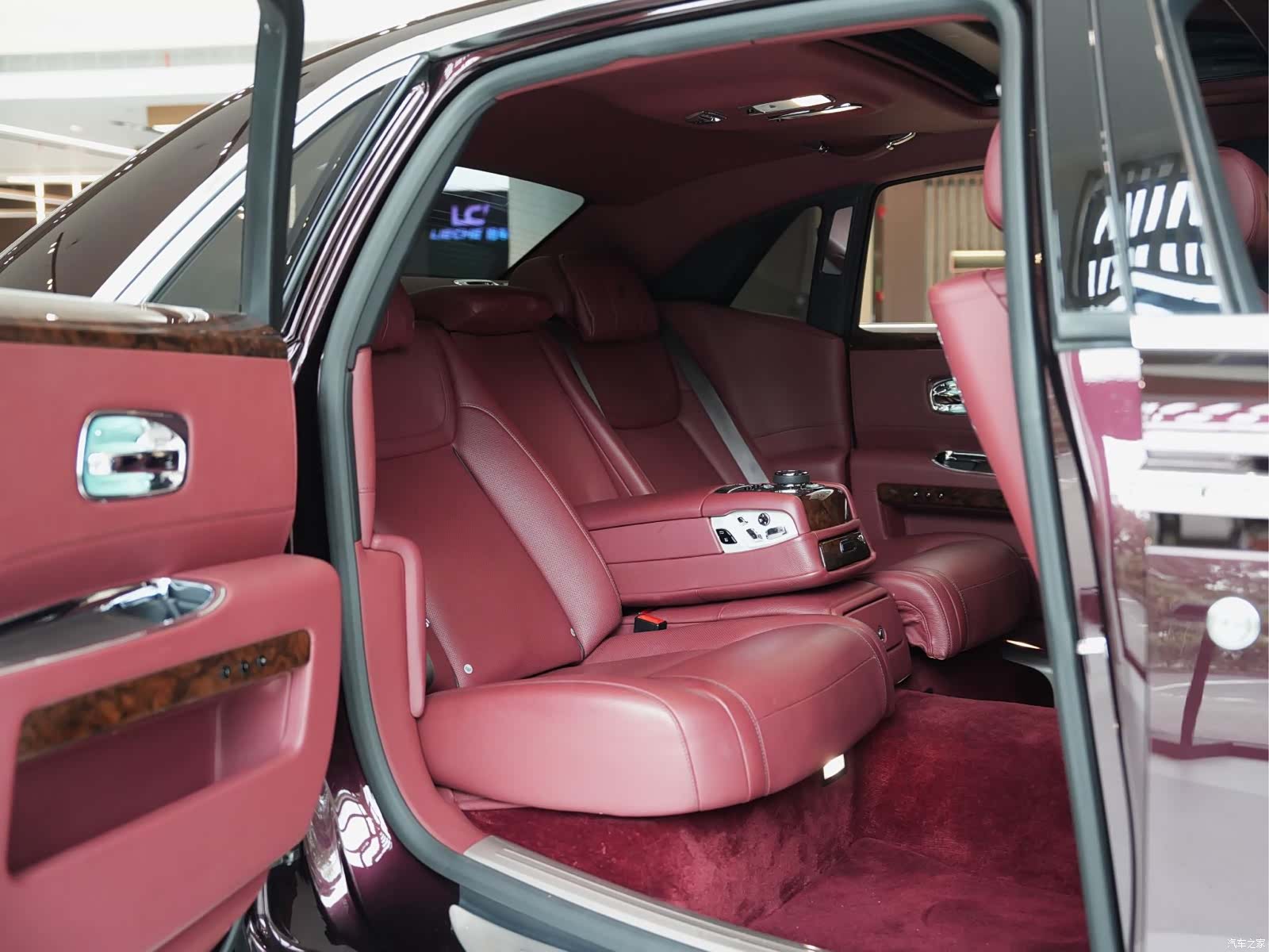 Rolls-Royce Ghost, 2020 12