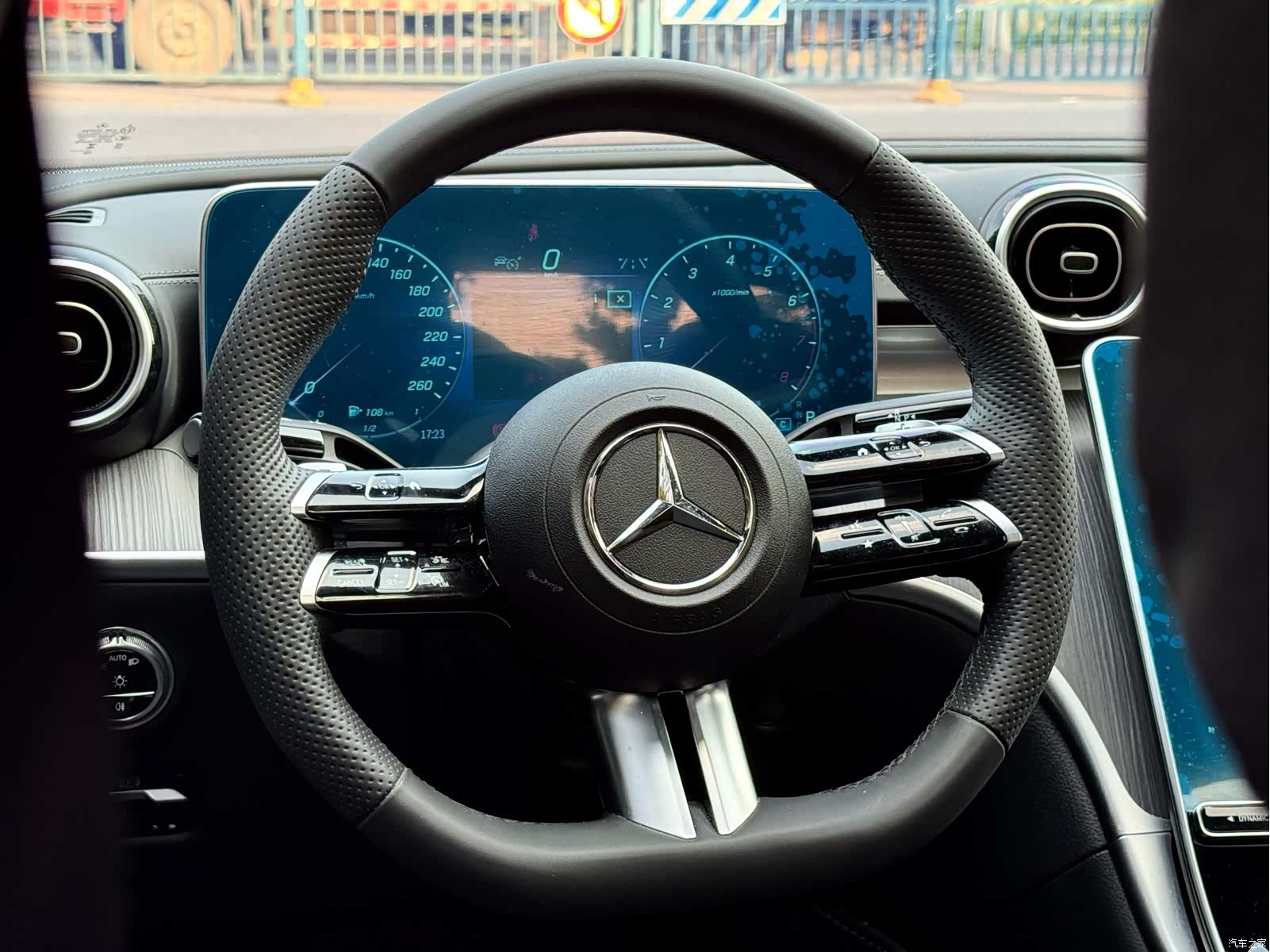 Mercedes-Benz C-Class, 2024 10