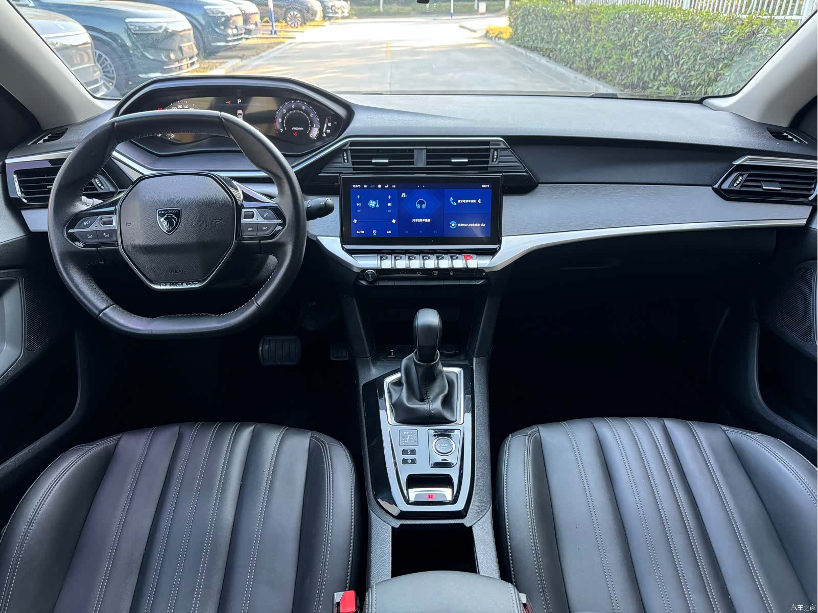 Peugeot 408, 2022 все фото