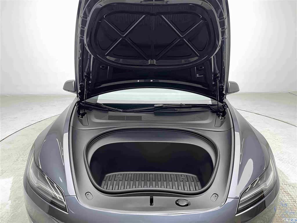 Tesla Model 3, 2024 11