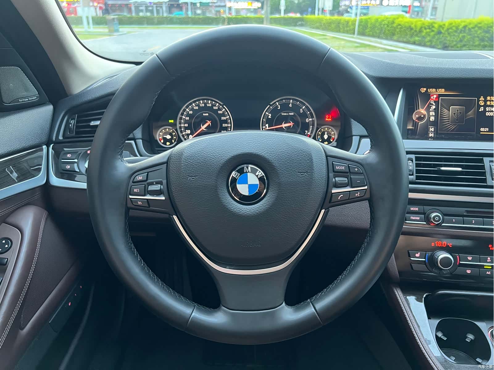 BMW 5 Series, 2017 16