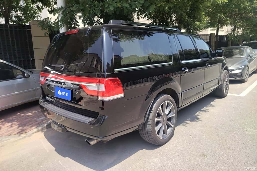 Lincoln Navigator, 2018 3