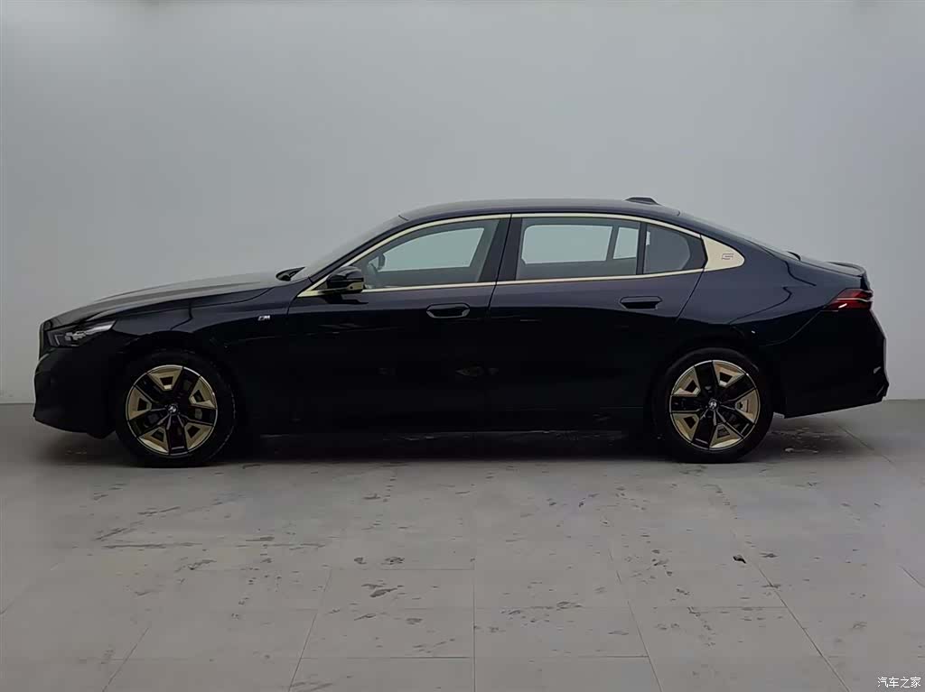 BMW 5 Series, 2025 3