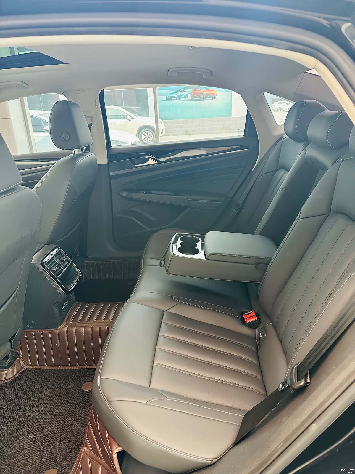 Volkswagen Passat, 2022 15