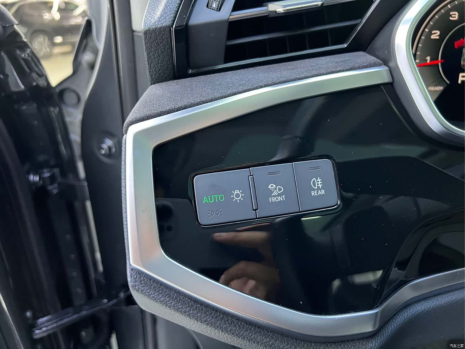 Audi Q3, 2023 все фото