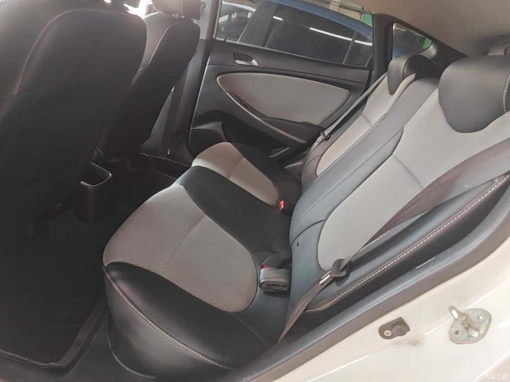 Hyundai GLX, 2015 17
