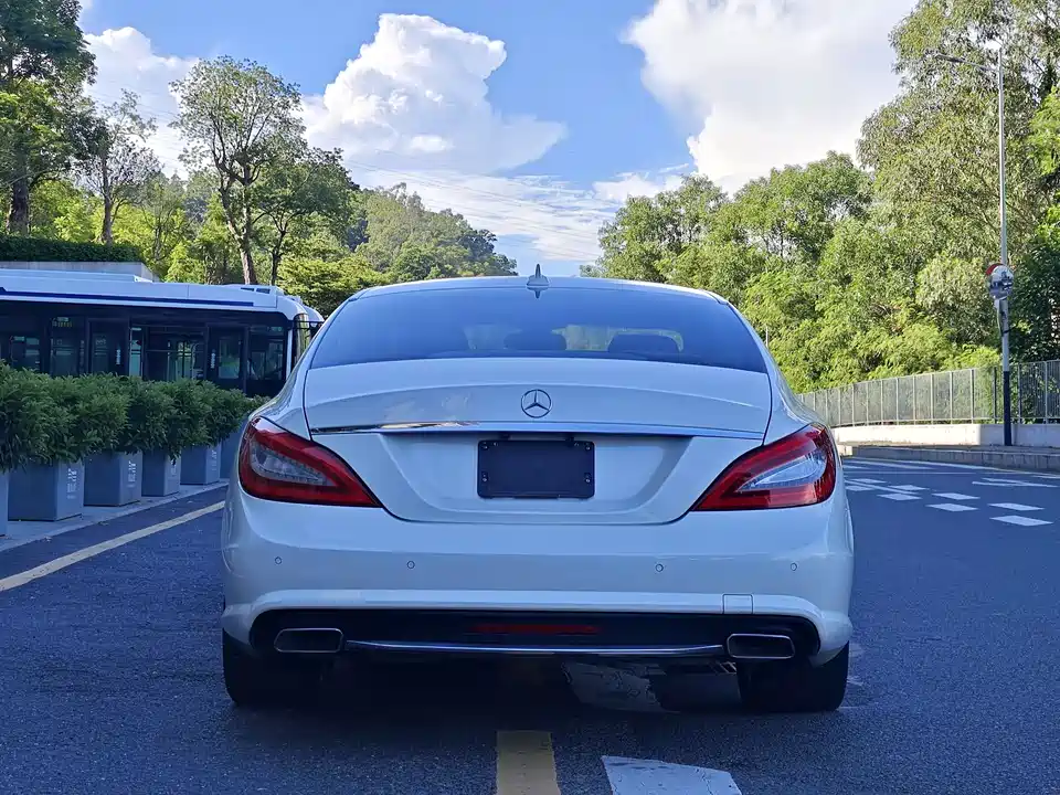 Mercedes-Benz CLS Mercedes-Benz CLS