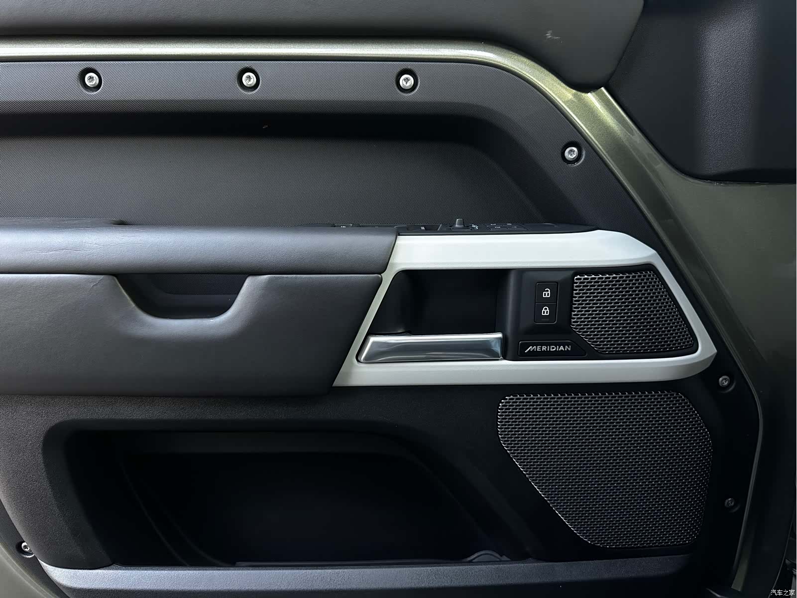 Land Rover Defender, 2022 18