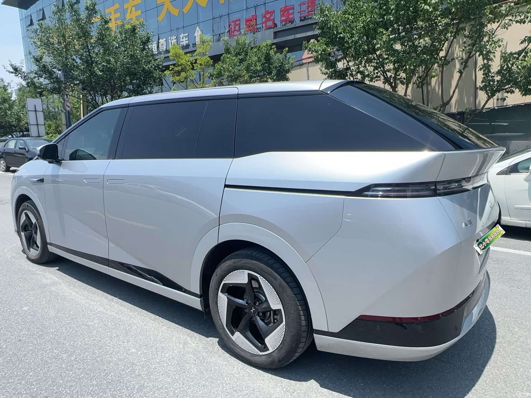 Xpeng X9, 2024 7