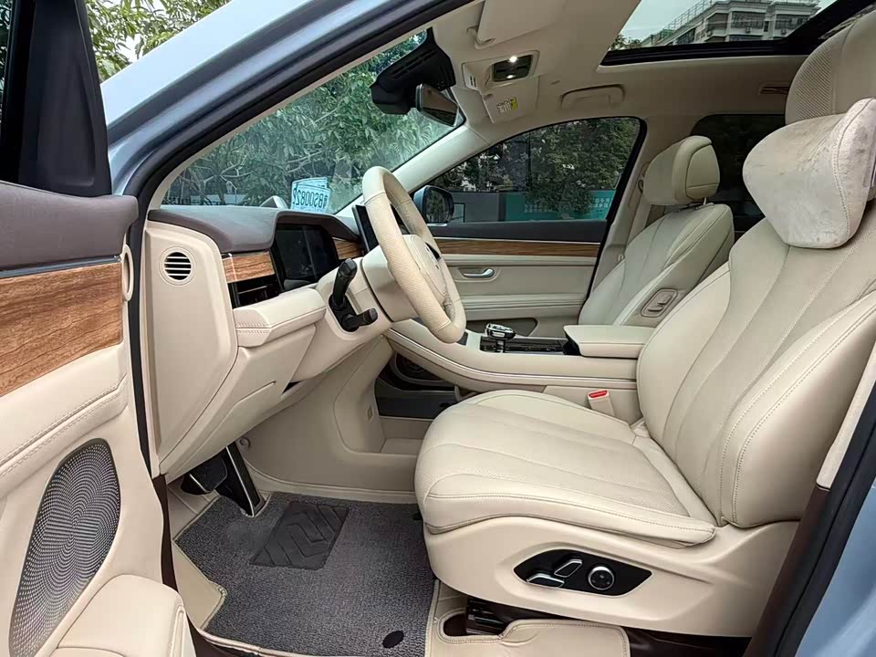 AITO Ask the world M7