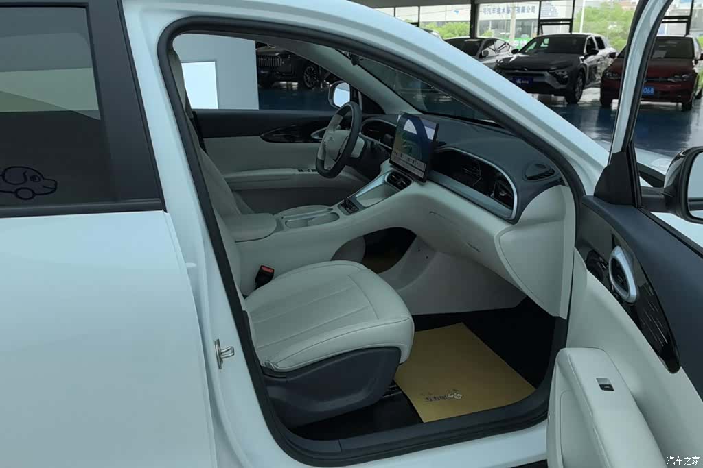 Geely Xingyuan, 2025 8