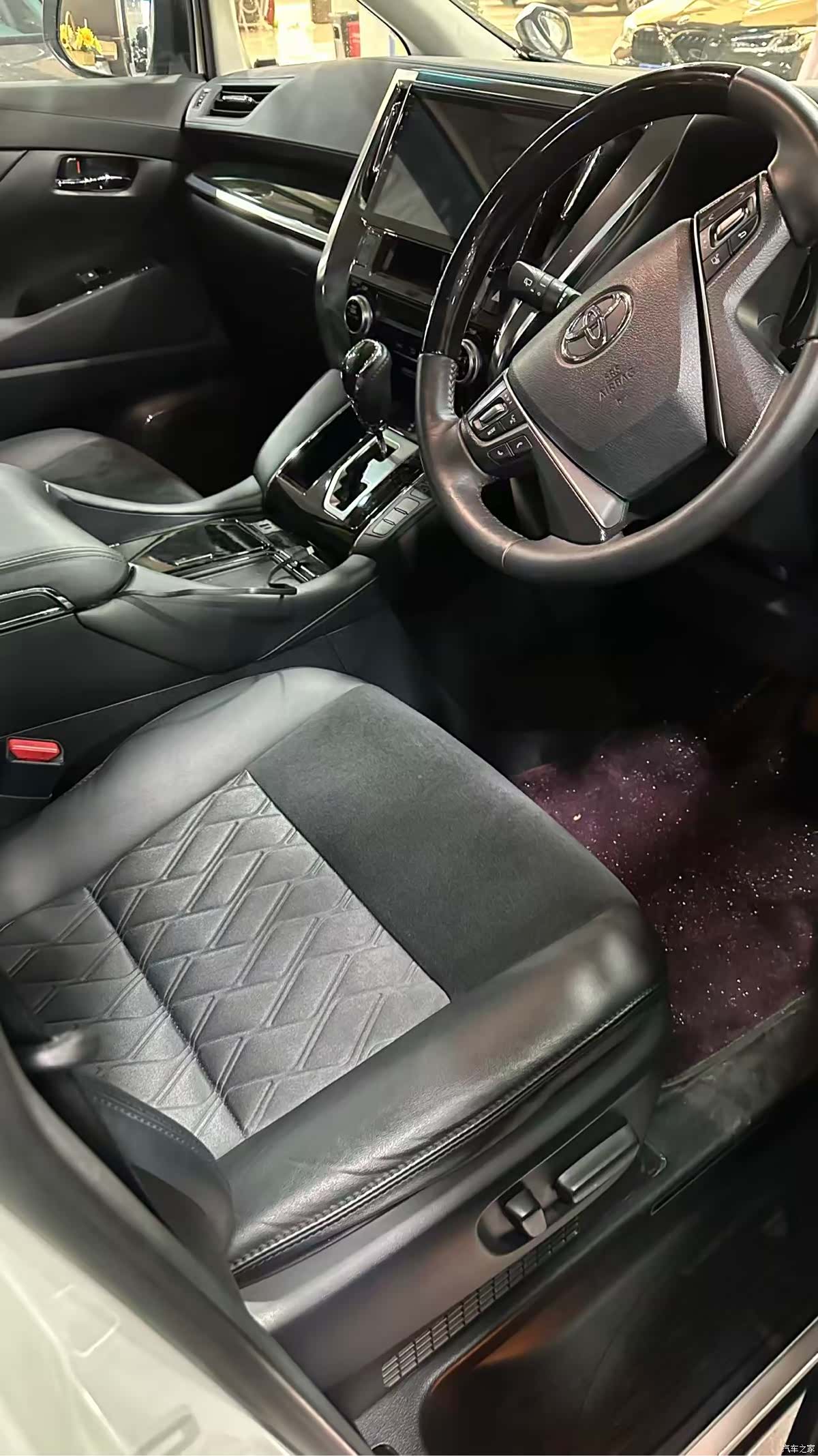Toyota Vellfire, 2018 4