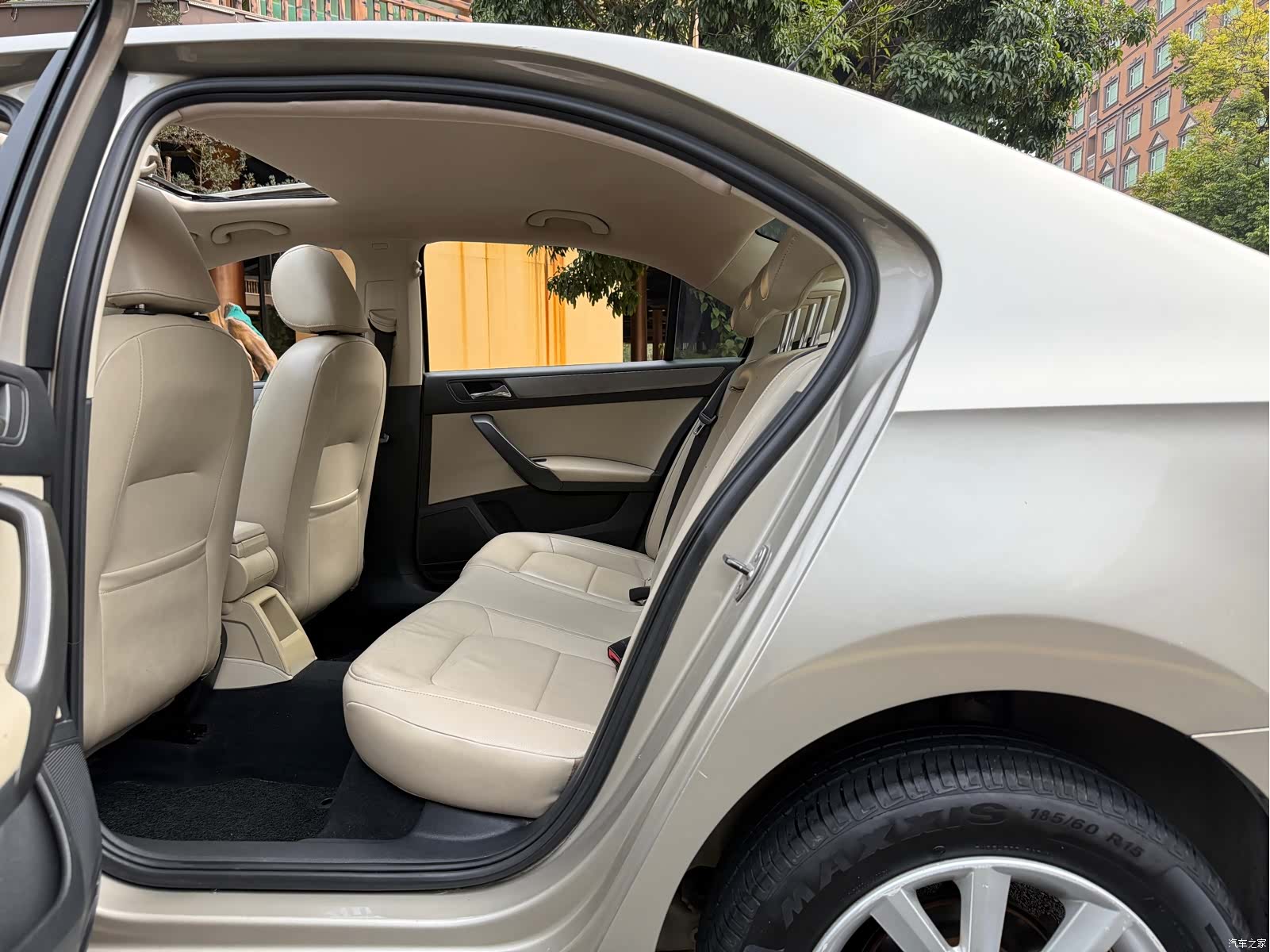 Skoda Rapid, 2014 7