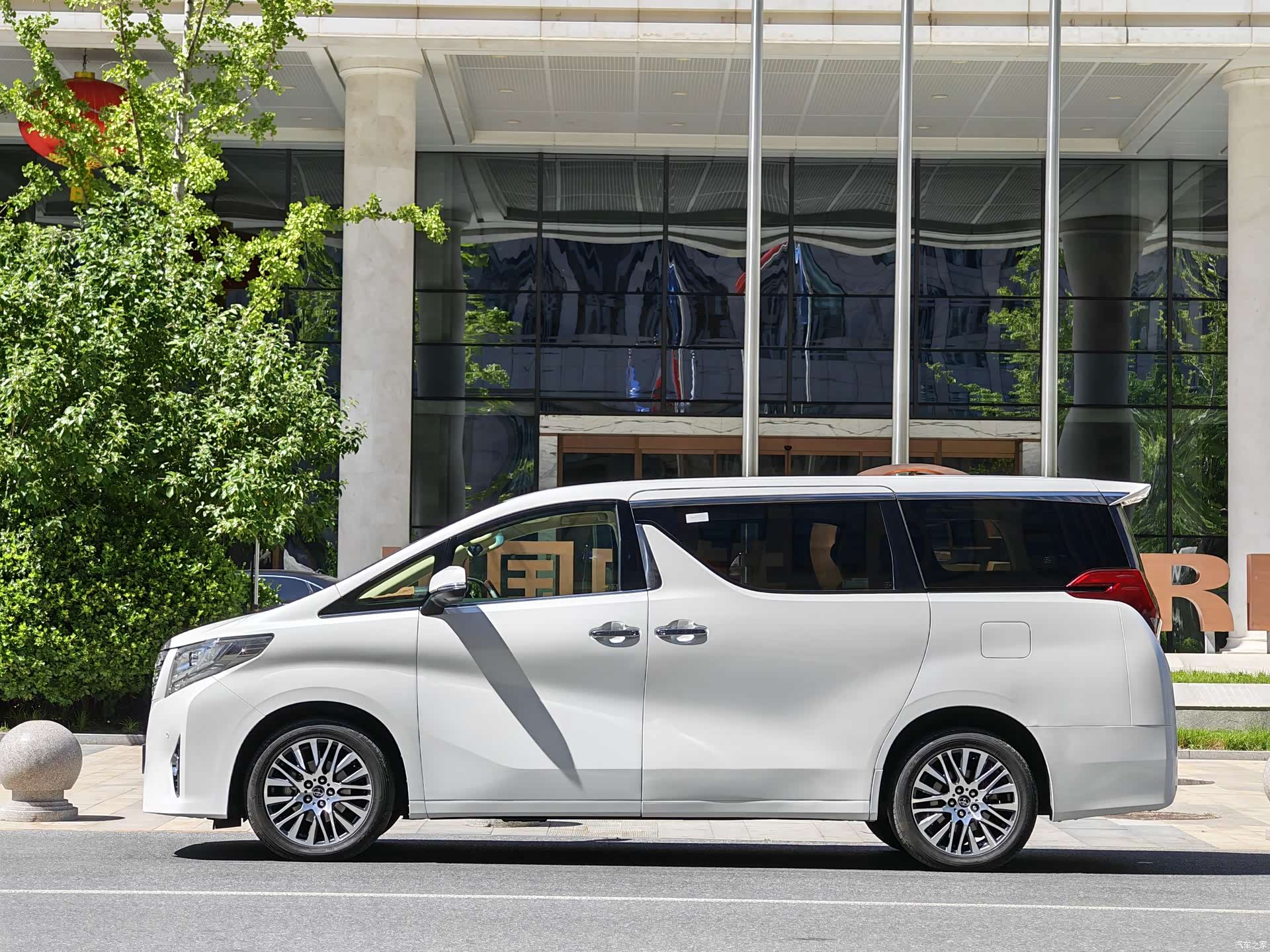 Toyota Alphard, 2016 2