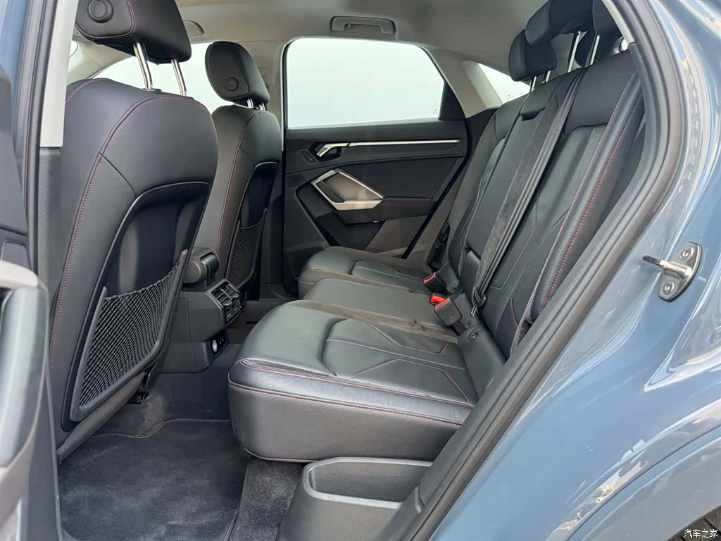 Audi Q3, 2023 12