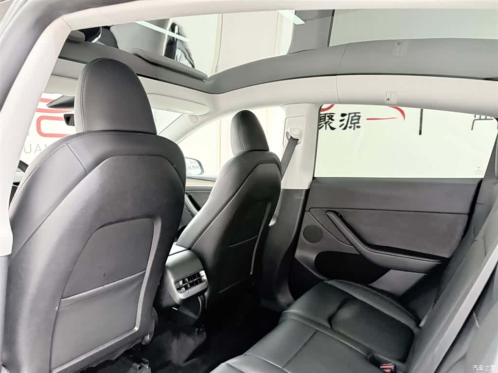 Tesla Model Y, 2023 11