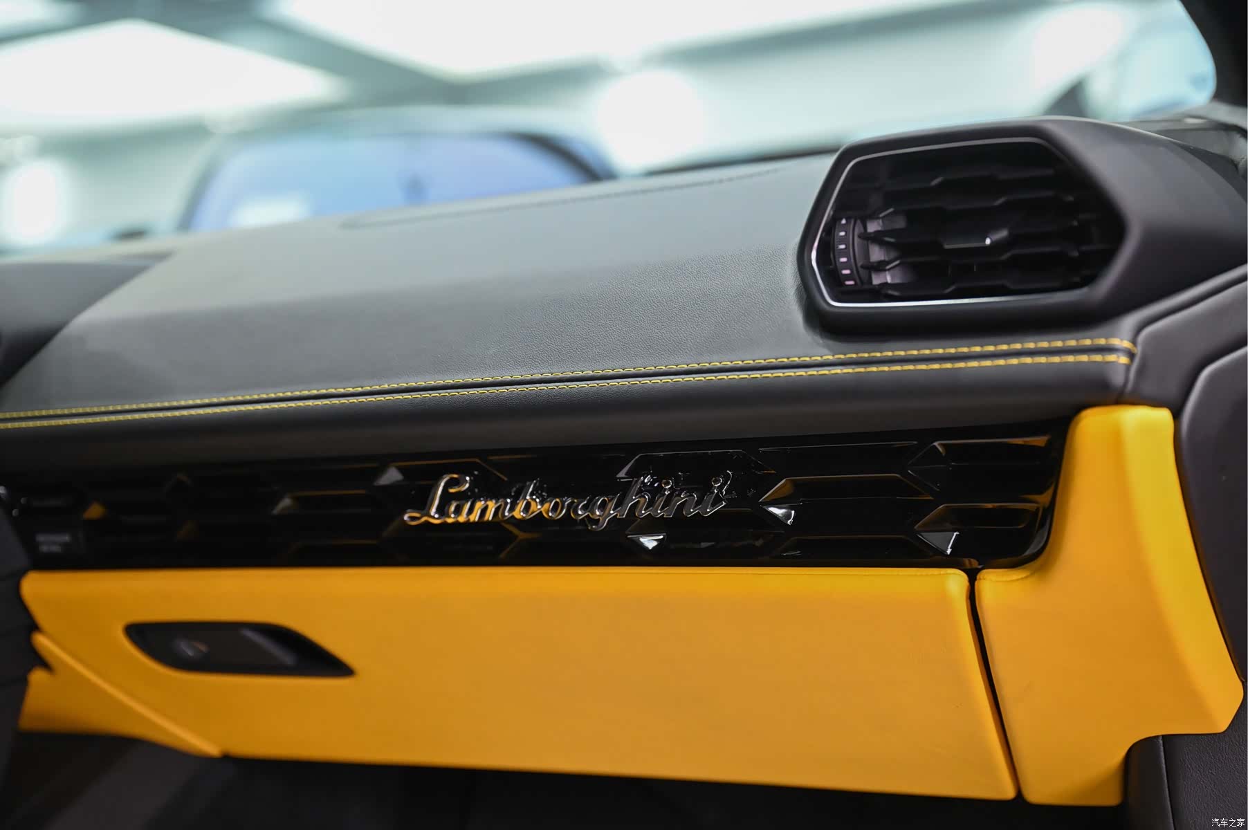 Lamborghini Huracán, 2022 15