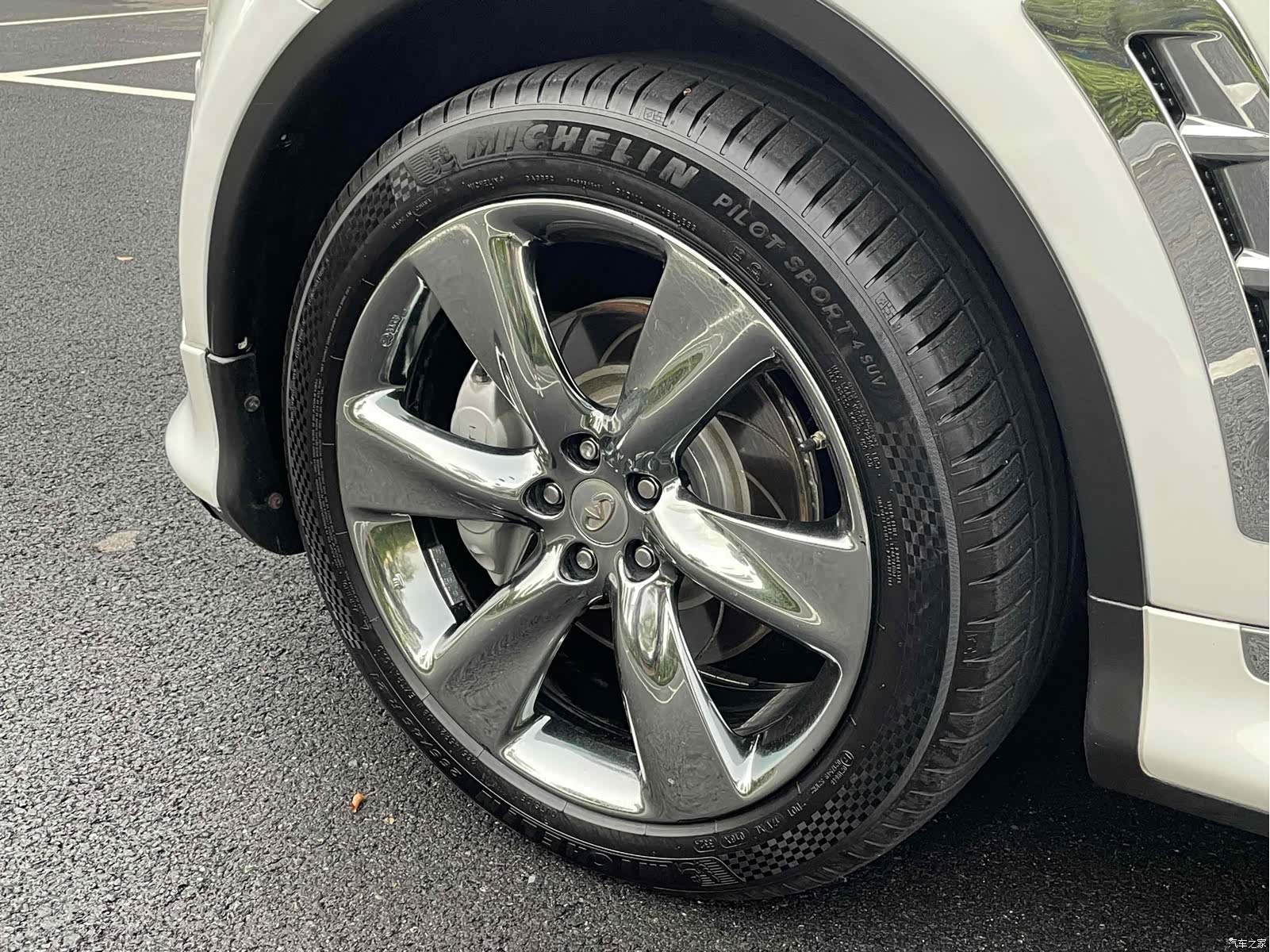 Infiniti FX35, 2012 11