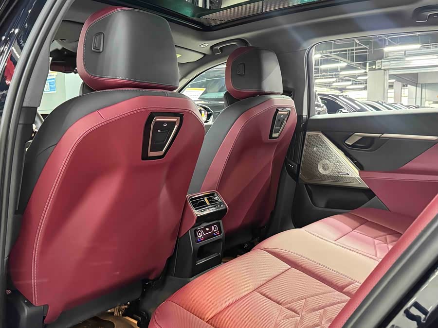 BMW 5 Series 2025, фото 15