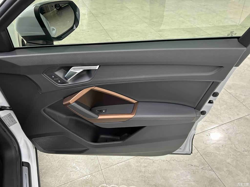 Audi Q3, 2022 12