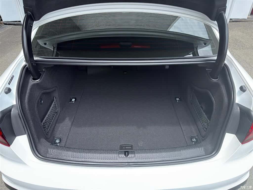 Audi A4L, 2023 15