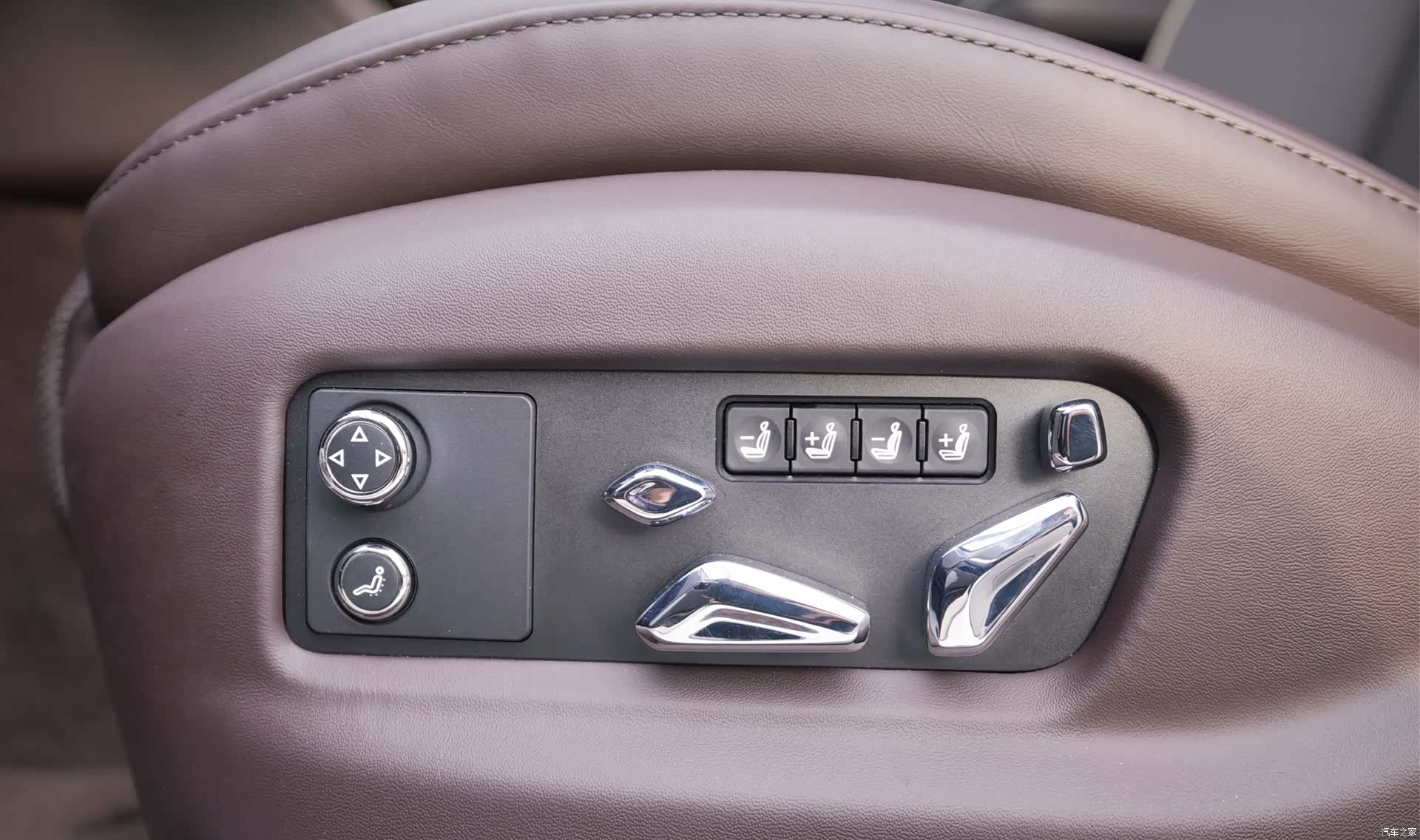 Bentley Flying Spur, 2024 10