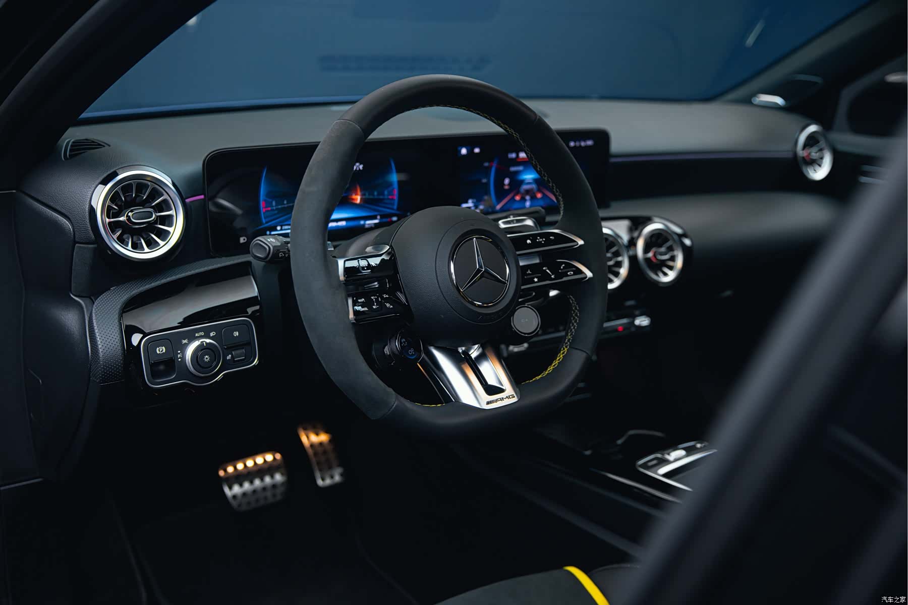 Mercedes-Benz A-Class, 2026 11