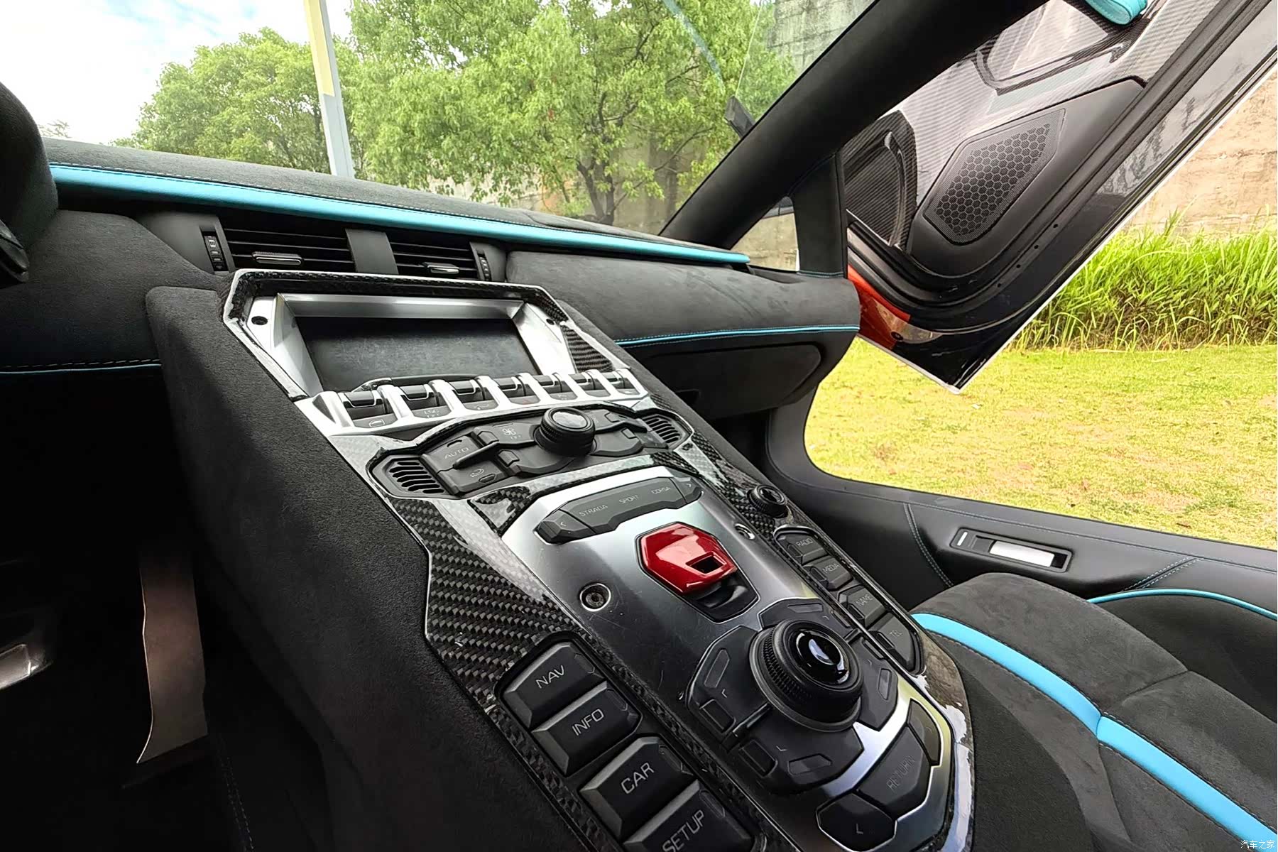 Lamborghini Aventador, 2012 4