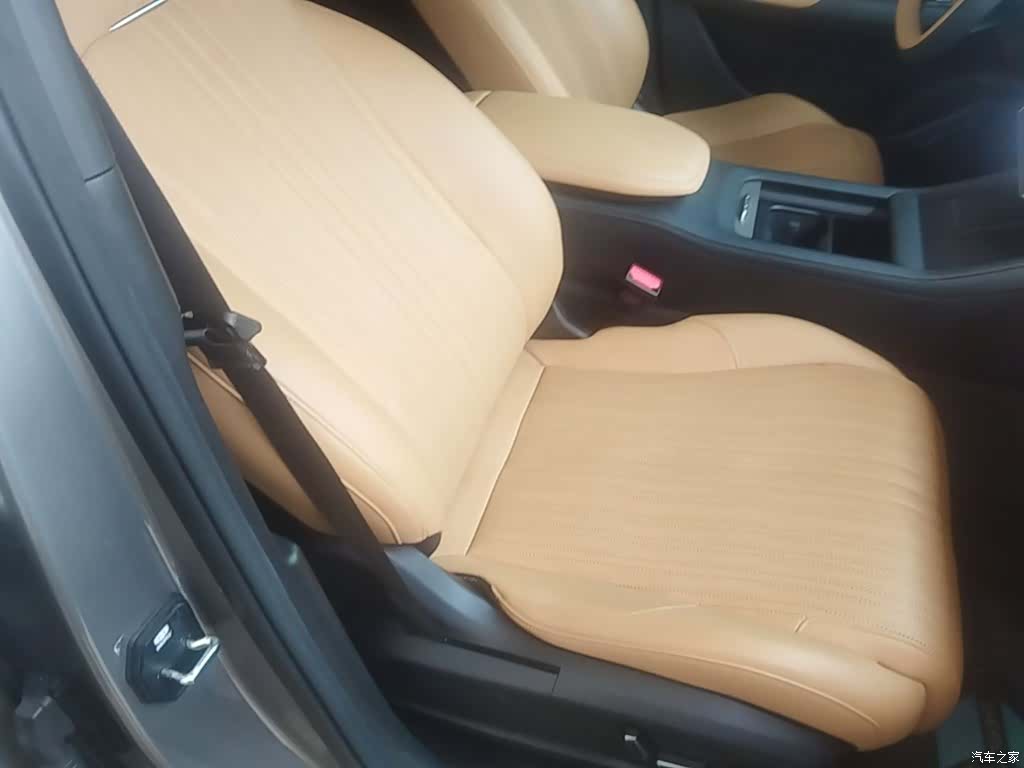 Geely Galaxy L7, 2023 25