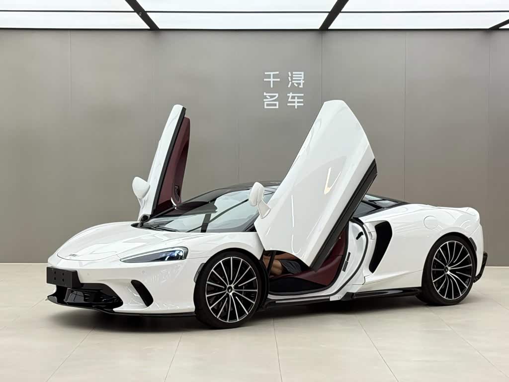 McLaren GT