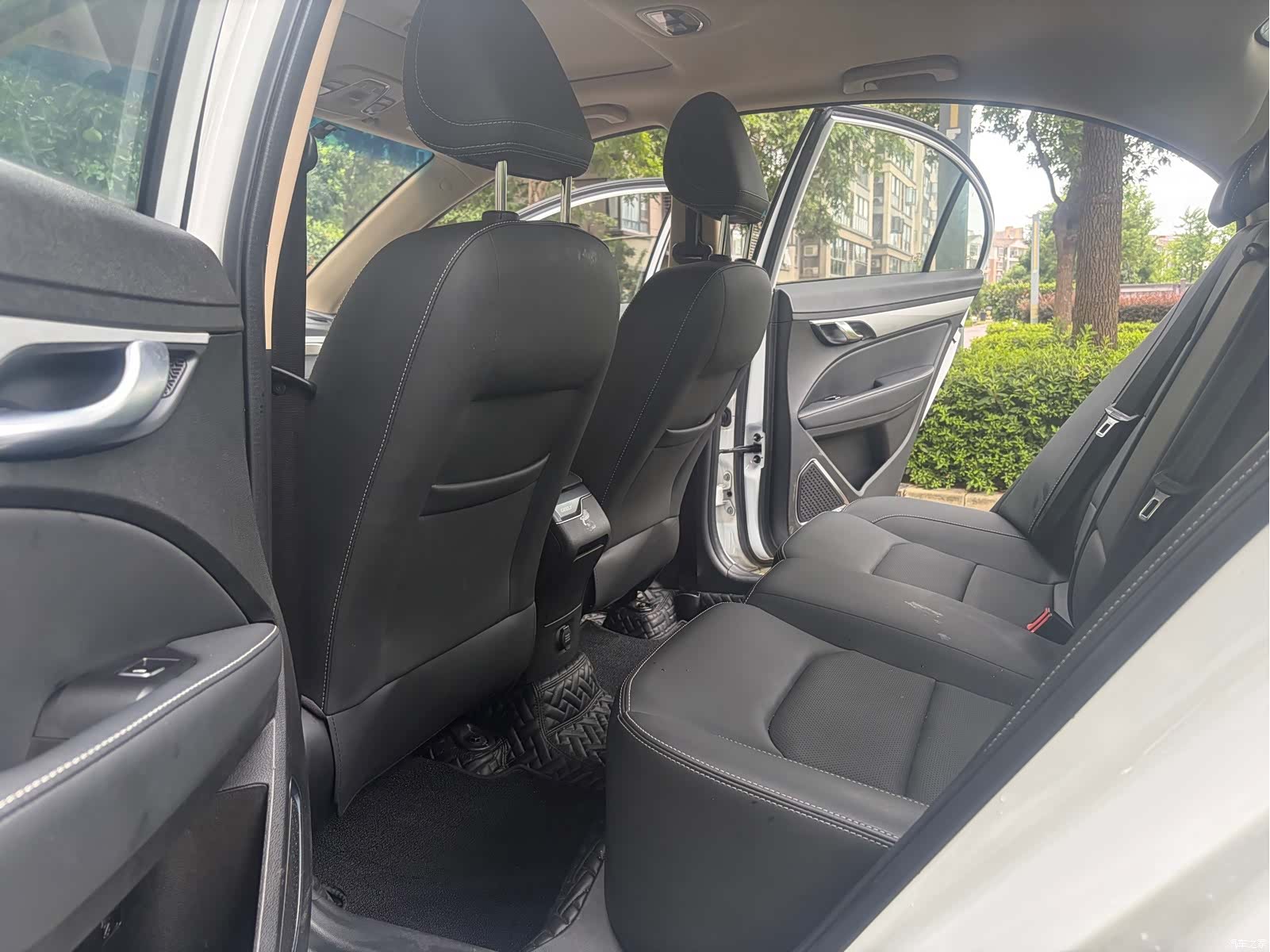 Geely Emgrand, 2018 18