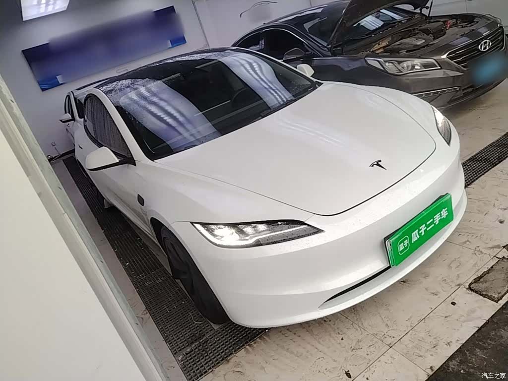 Tesla Model 3, 2025 22