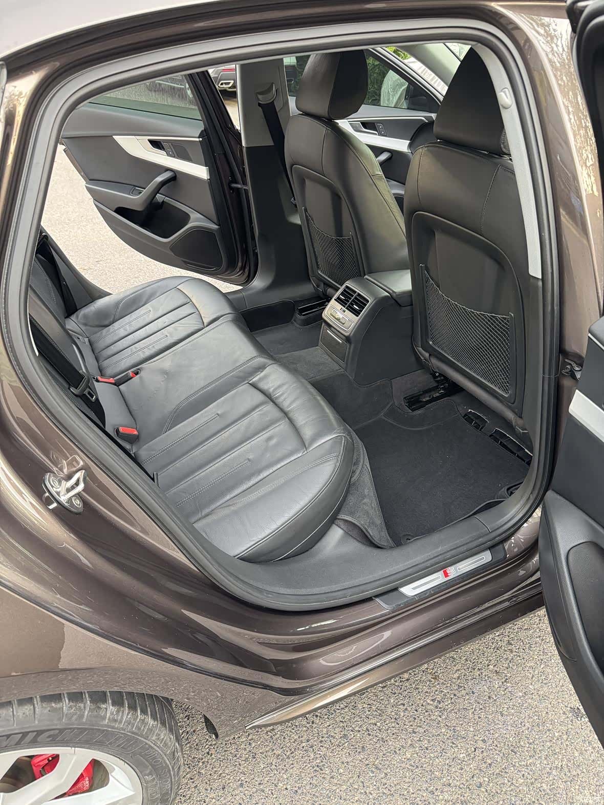 Audi A4L, 2019 14