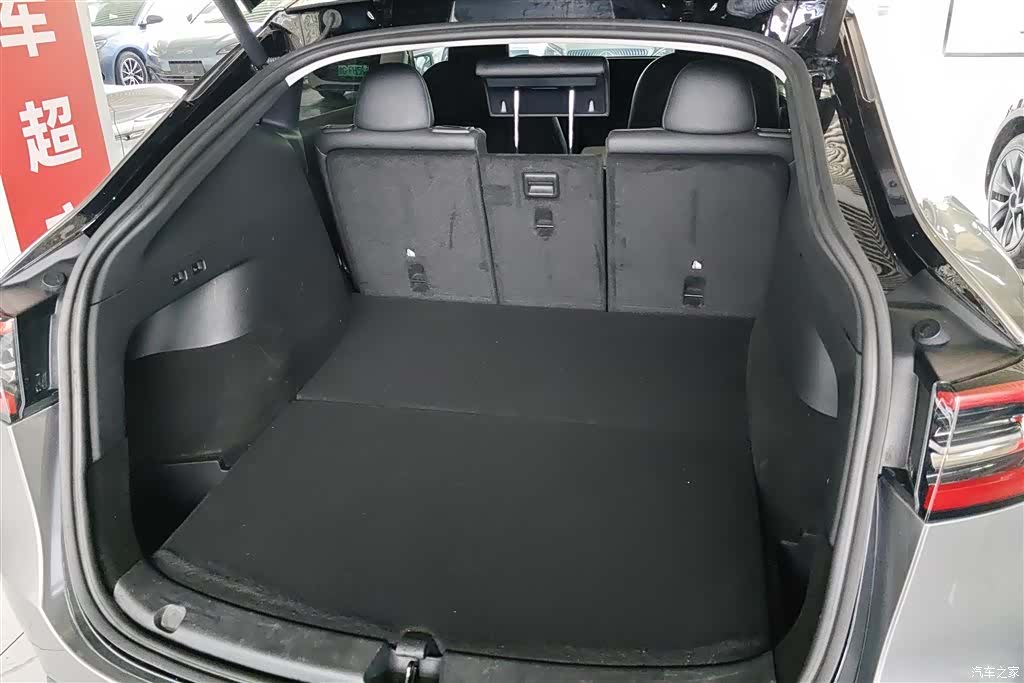 Tesla Model Y, 2022 4