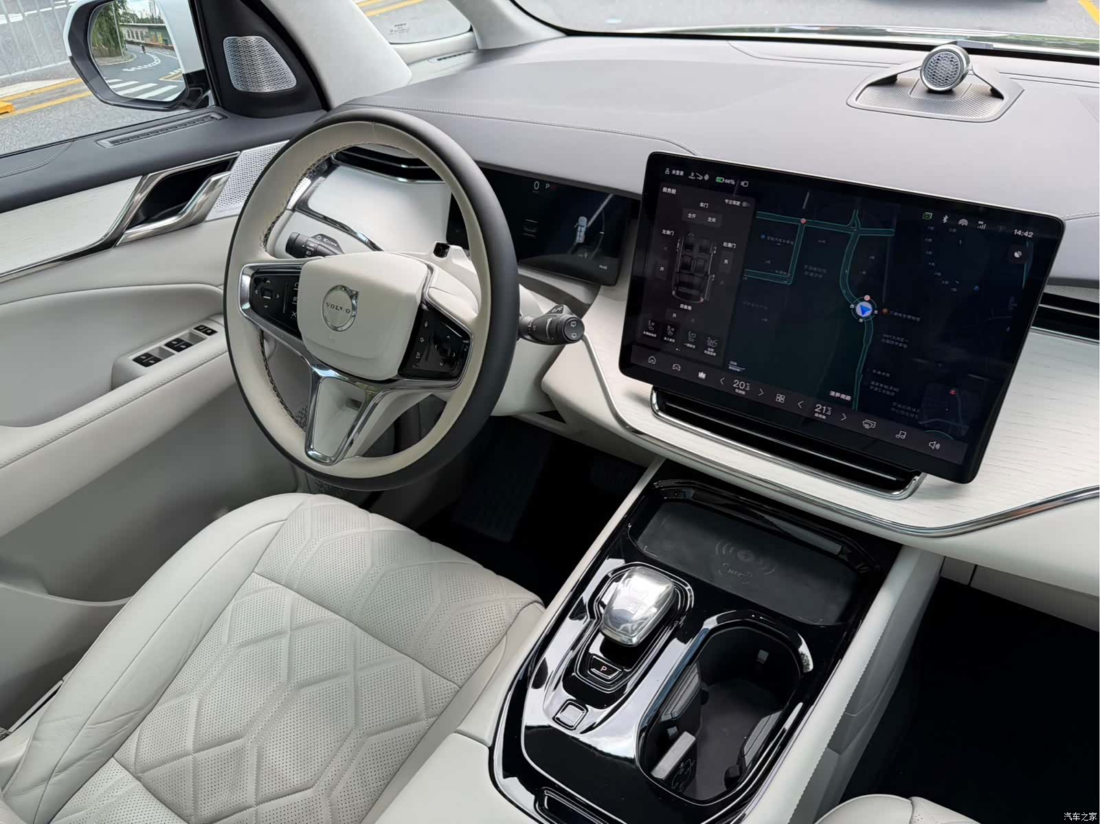 Volvo EM90, 2024 10