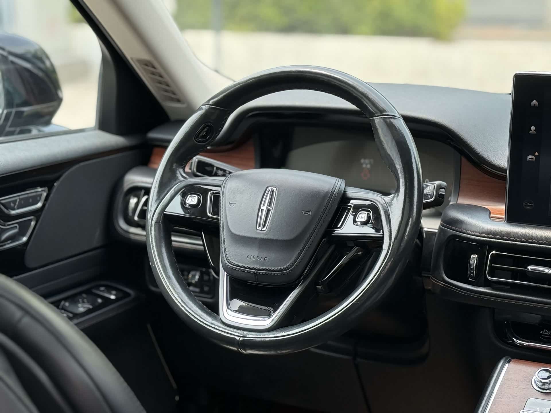 Lincoln Aviator, 2021 6