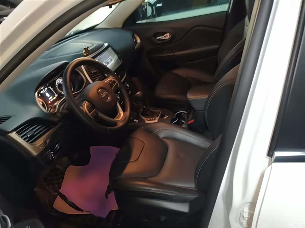 Jeep Cherokee, 2016 15