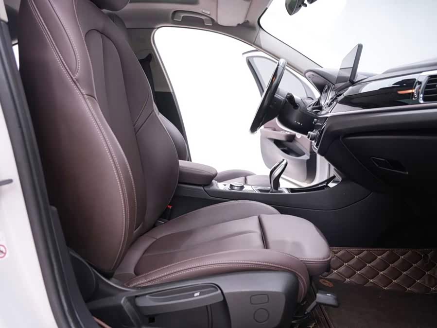 BMW 1 Series 2022, фото 26
