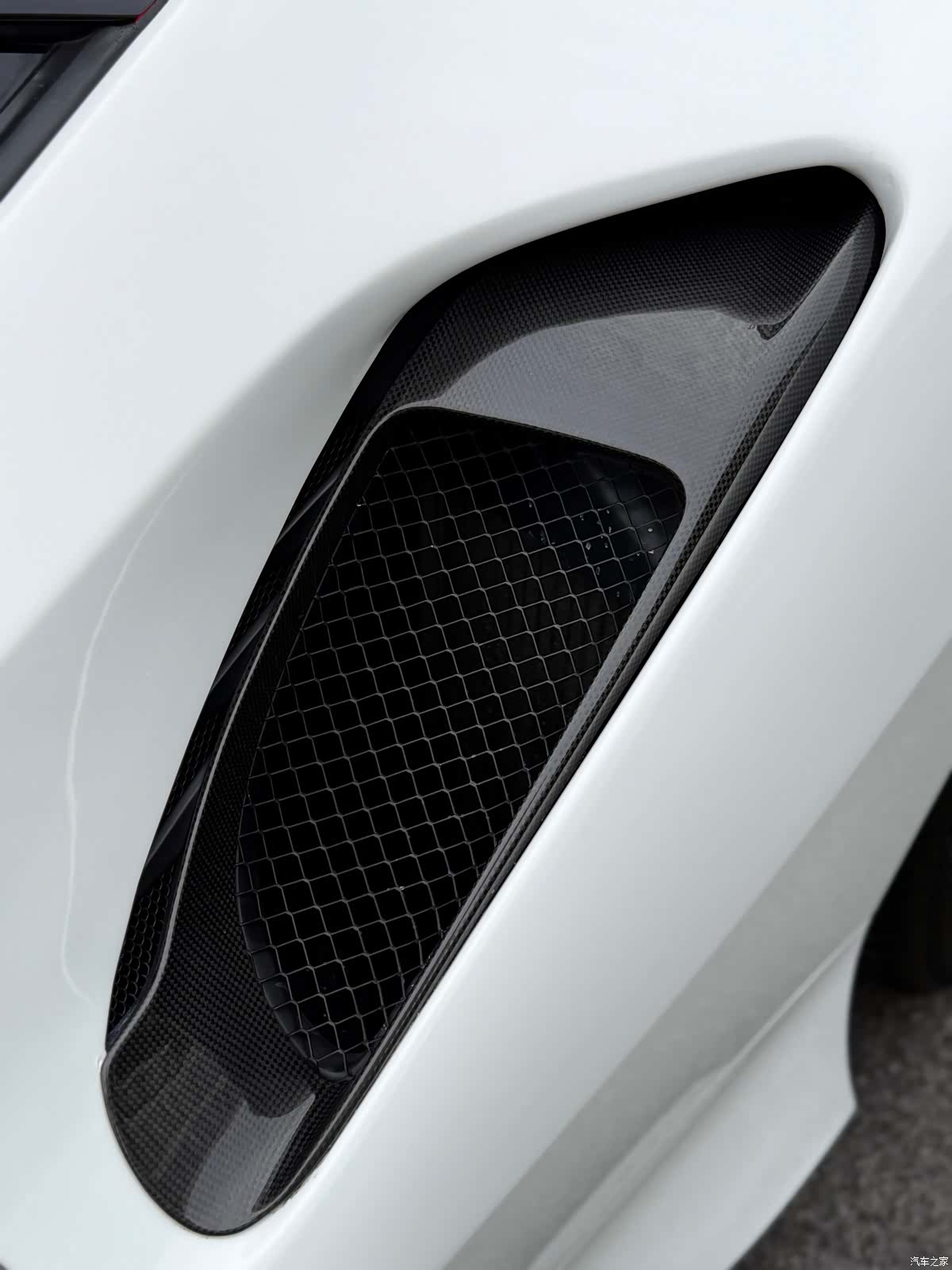 Ferrari 488, 2016 11