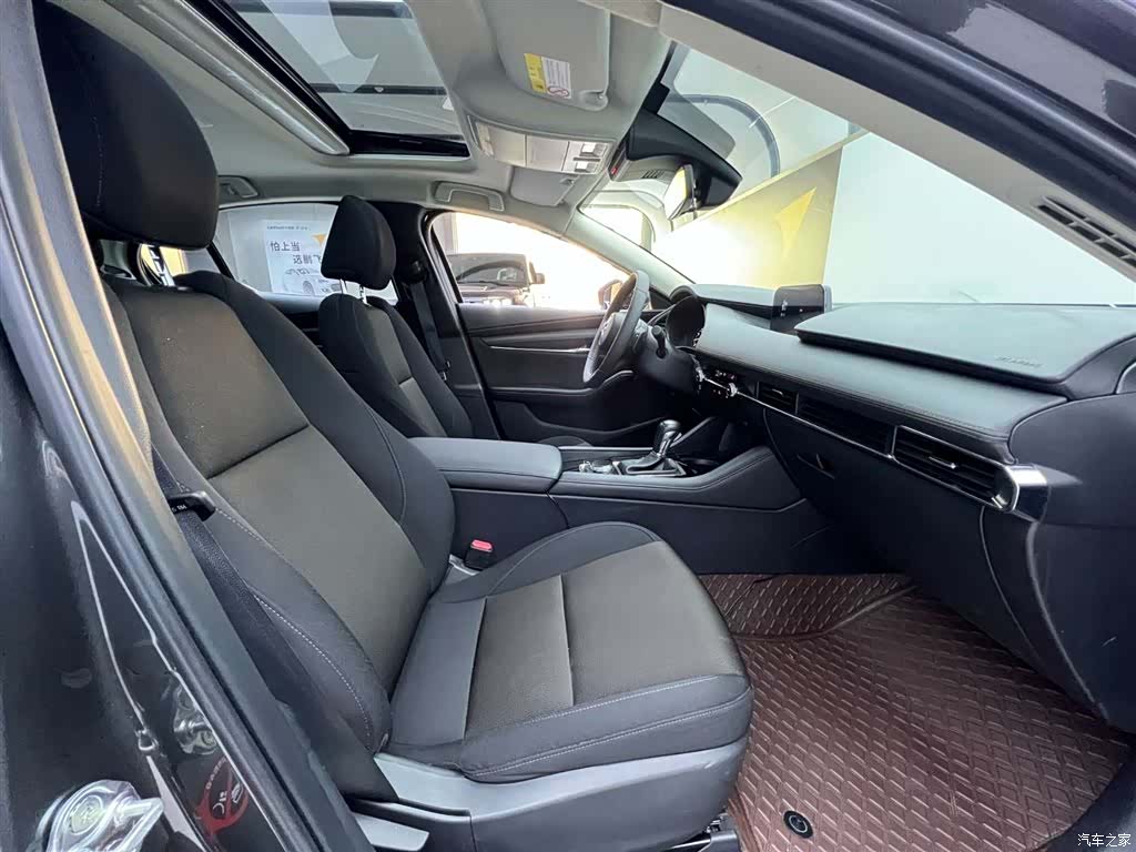 Mazda Mazda3, 2022 19