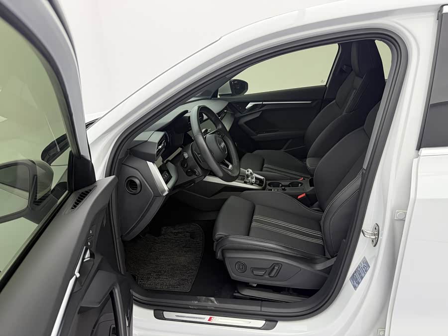 Audi A3 2022, фото 13