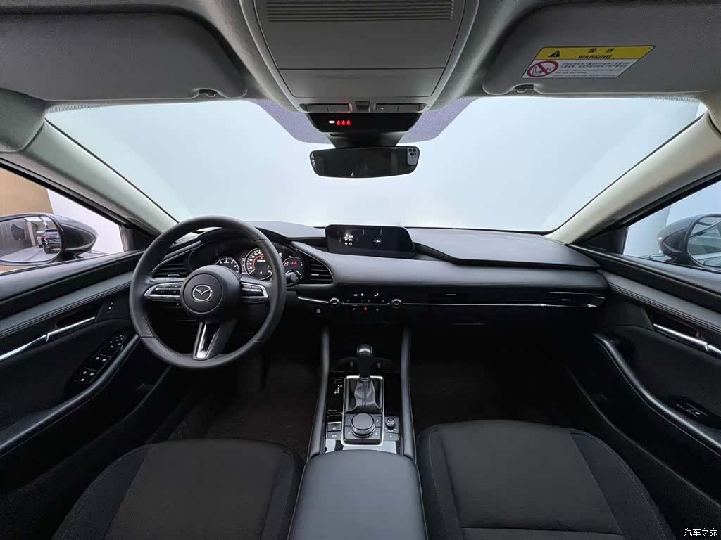 Mazda Mazda3, 2022 14