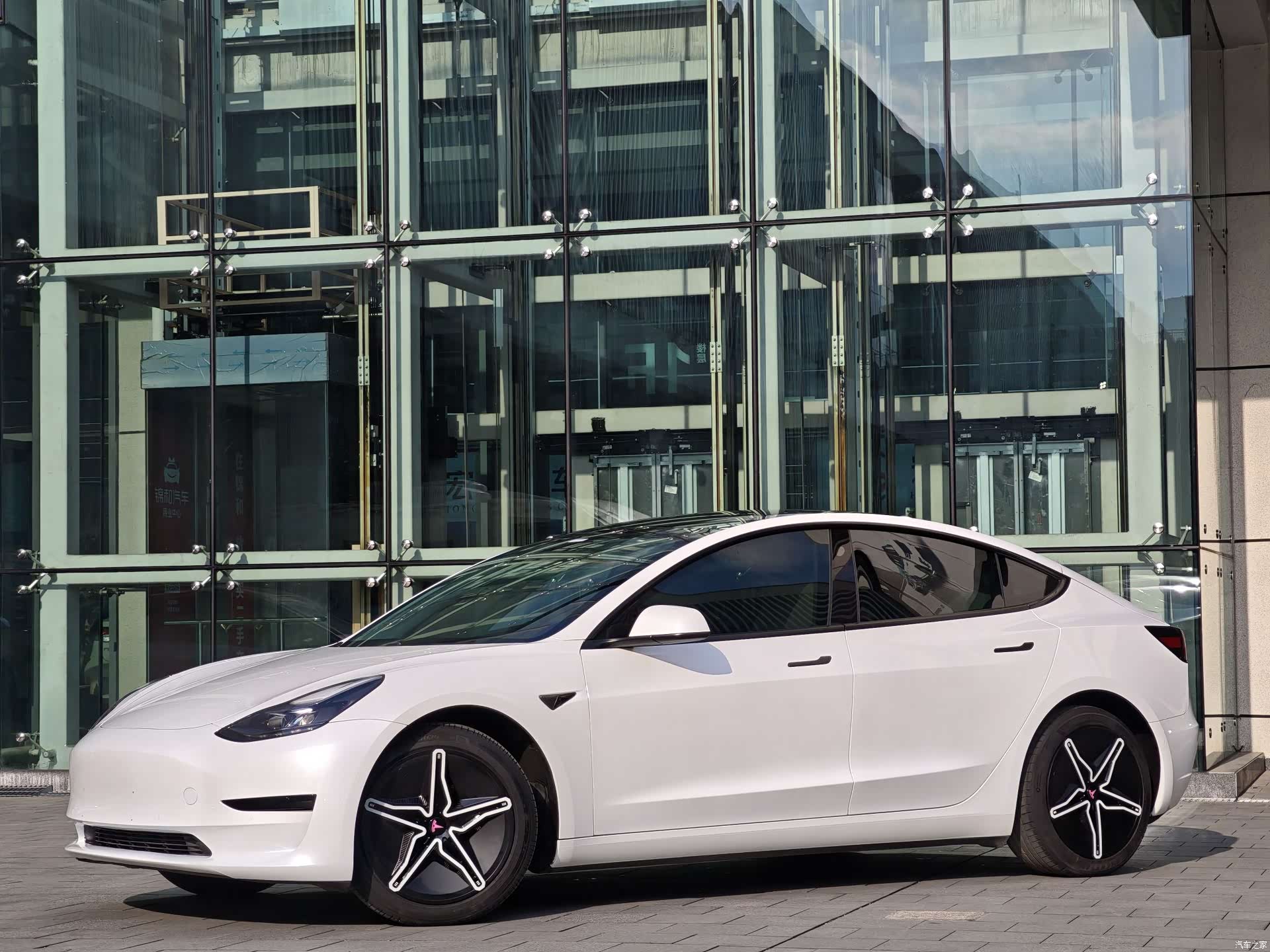 Tesla Model 3, 2021 3