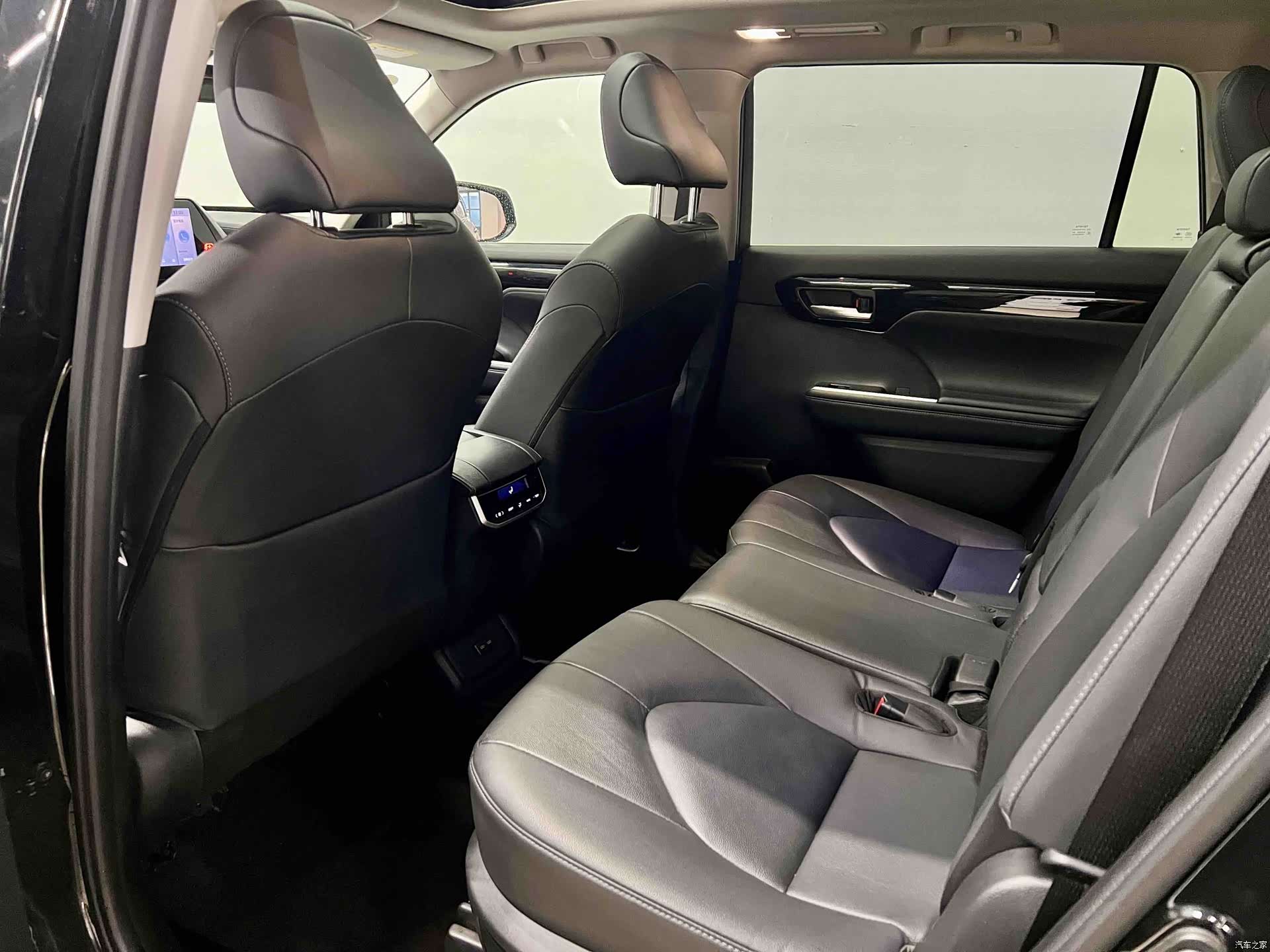 Toyota Highlander, 2024 11