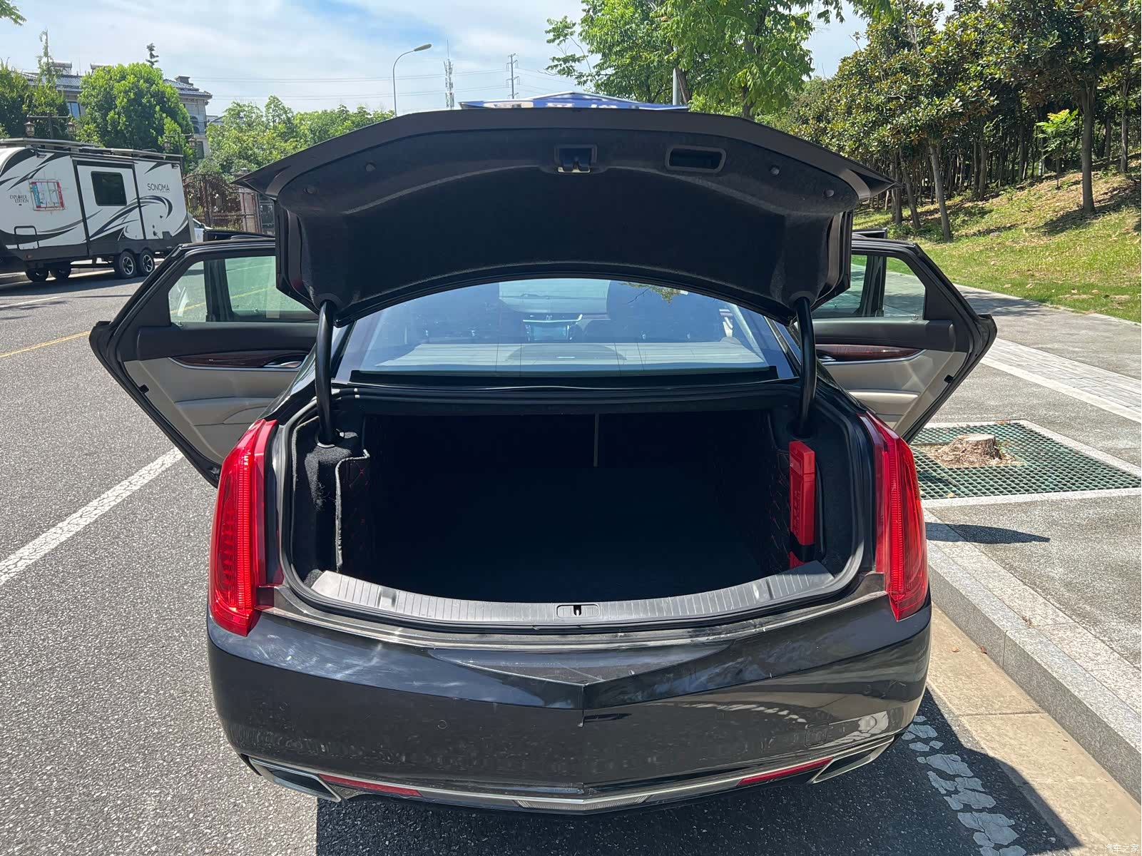 Cadillac XTS, 2017 13