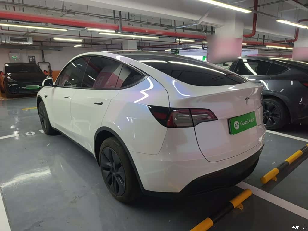 Tesla Model Y, 2023 все фото