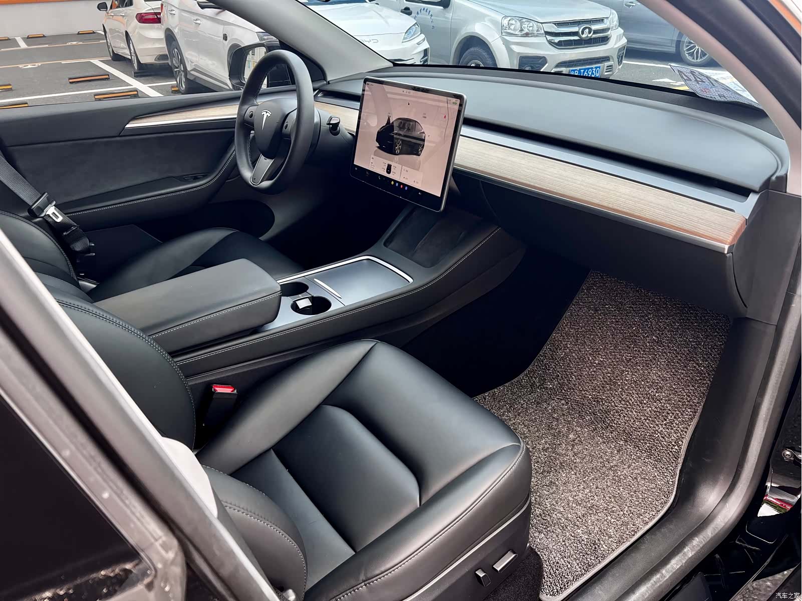 Tesla Model Y, 2023 8