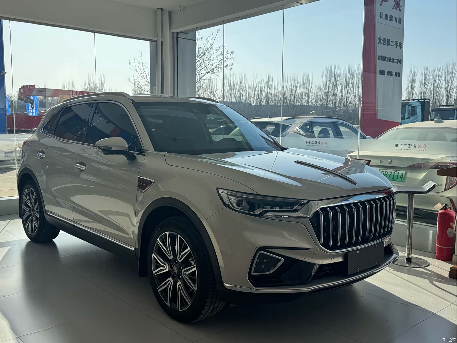Hongqi HS5, 2023 3